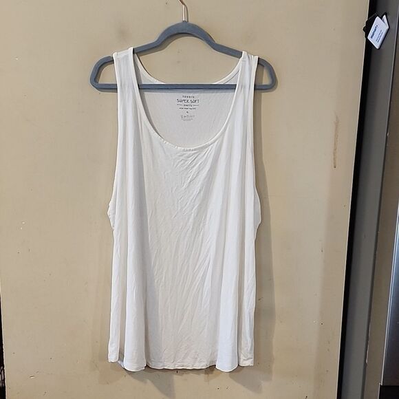 Torrid top size 4 - Picture 1 of 2